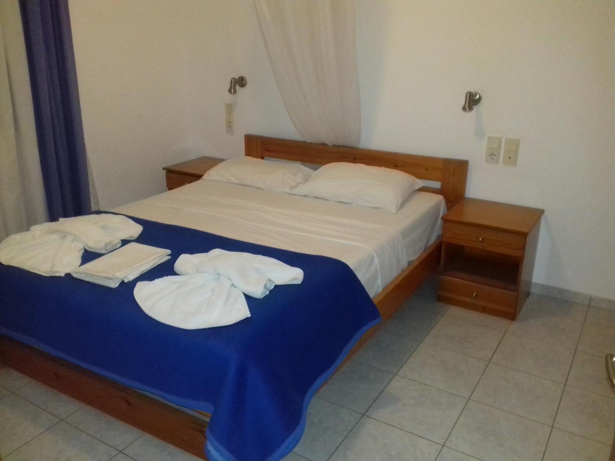 Kalamaki Holidays - Finikas Studios & Apartments エクステリア 写真