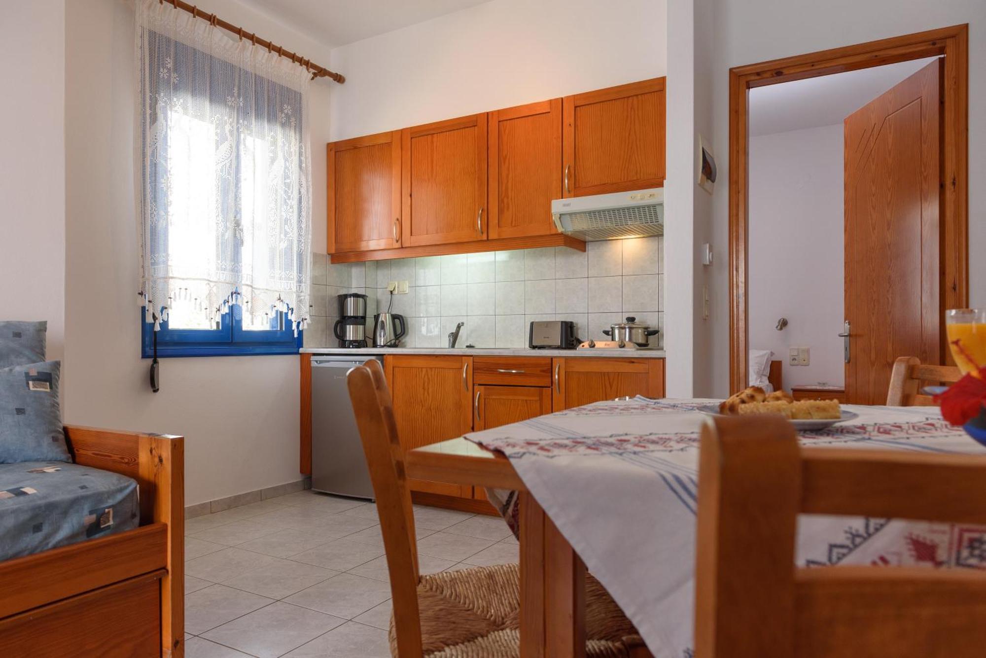 Kalamaki Holidays - Finikas Studios & Apartments エクステリア 写真