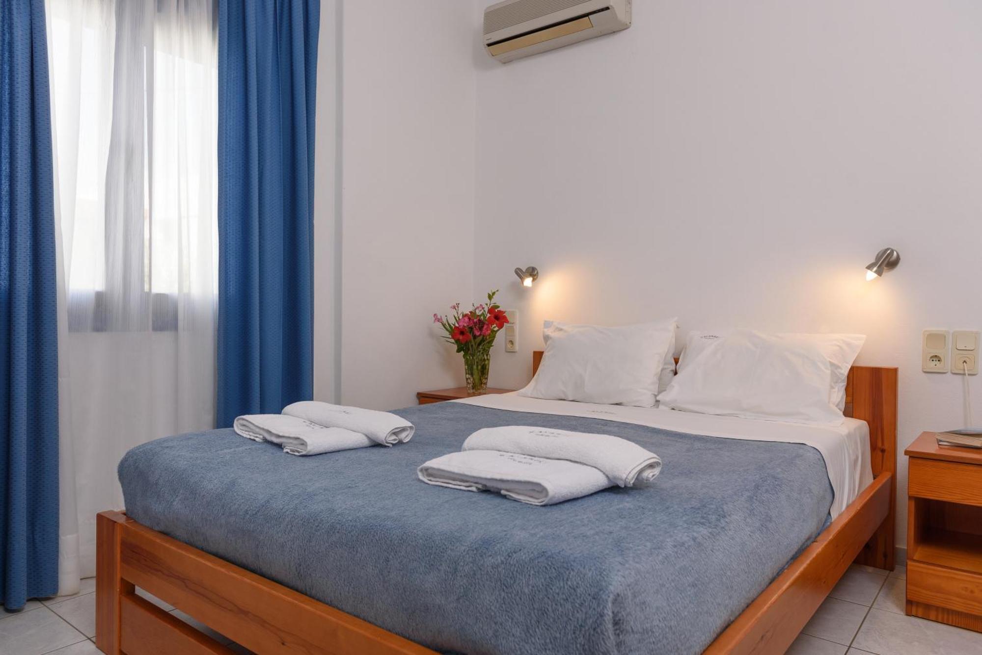 Kalamaki Holidays - Finikas Studios & Apartments エクステリア 写真