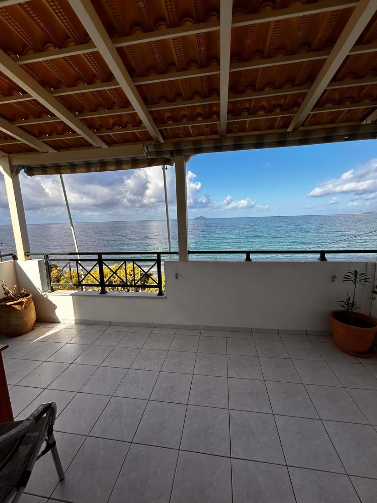 Kalamaki Holidays - Finikas Studios & Apartments エクステリア 写真
