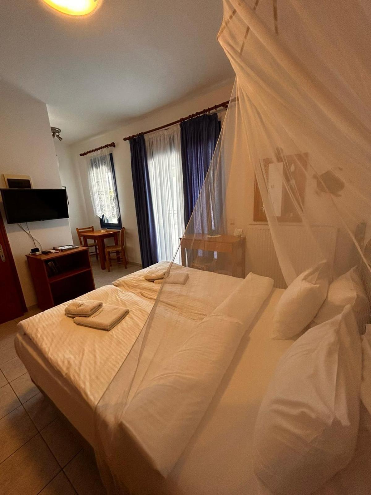 Kalamaki Holidays - Finikas Studios & Apartments エクステリア 写真