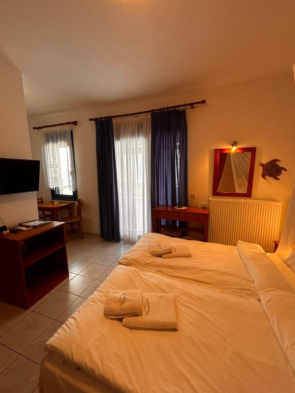 Kalamaki Holidays - Finikas Studios & Apartments エクステリア 写真