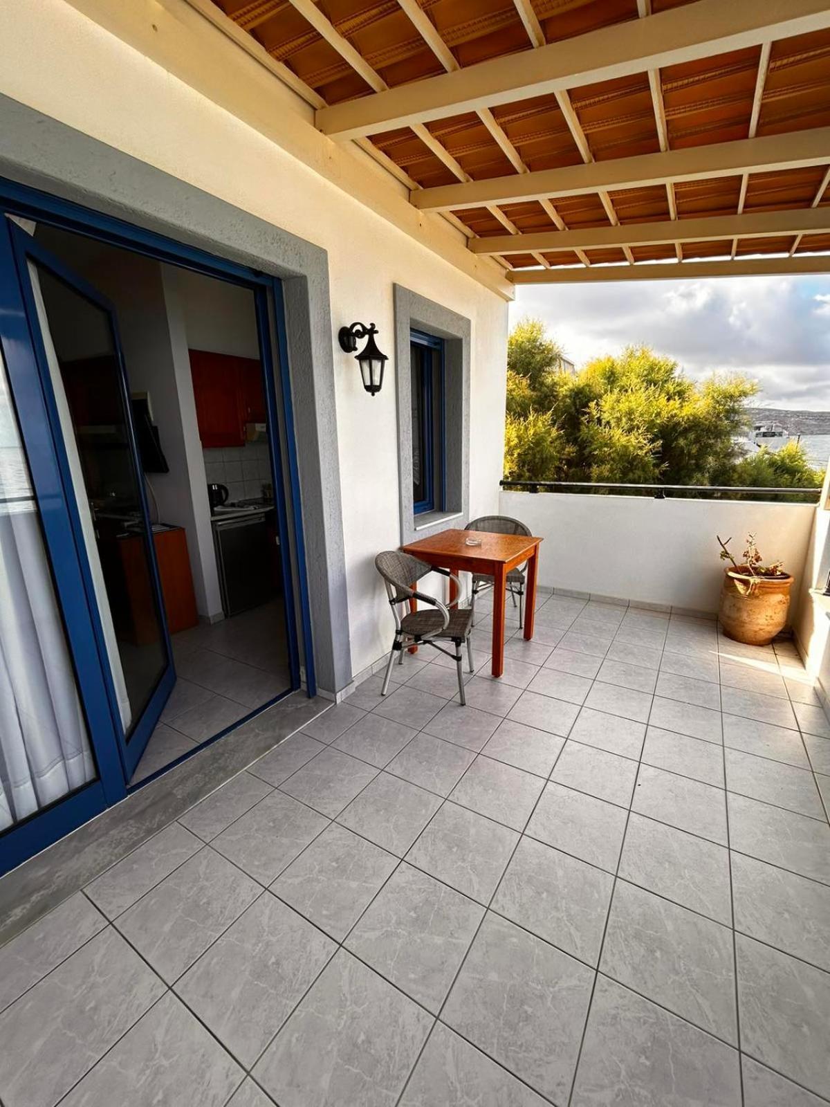 Kalamaki Holidays - Finikas Studios & Apartments エクステリア 写真