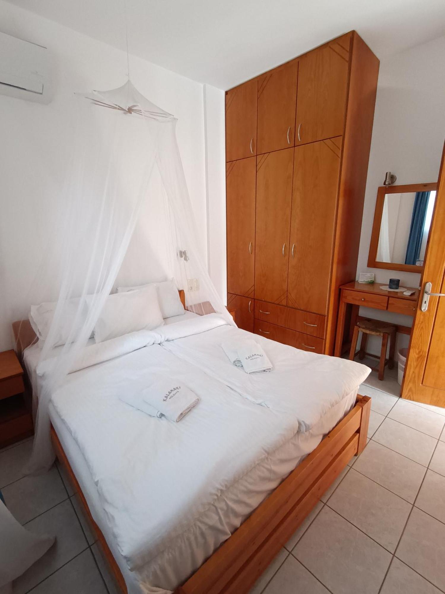 Kalamaki Holidays - Finikas Studios & Apartments エクステリア 写真