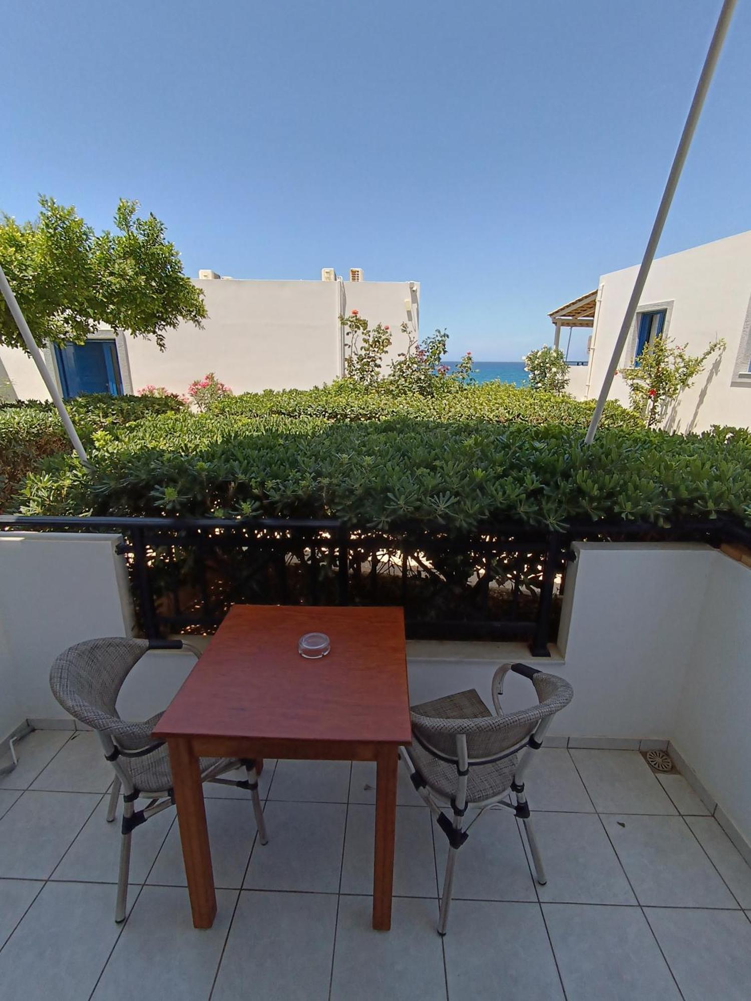 Kalamaki Holidays - Finikas Studios & Apartments エクステリア 写真