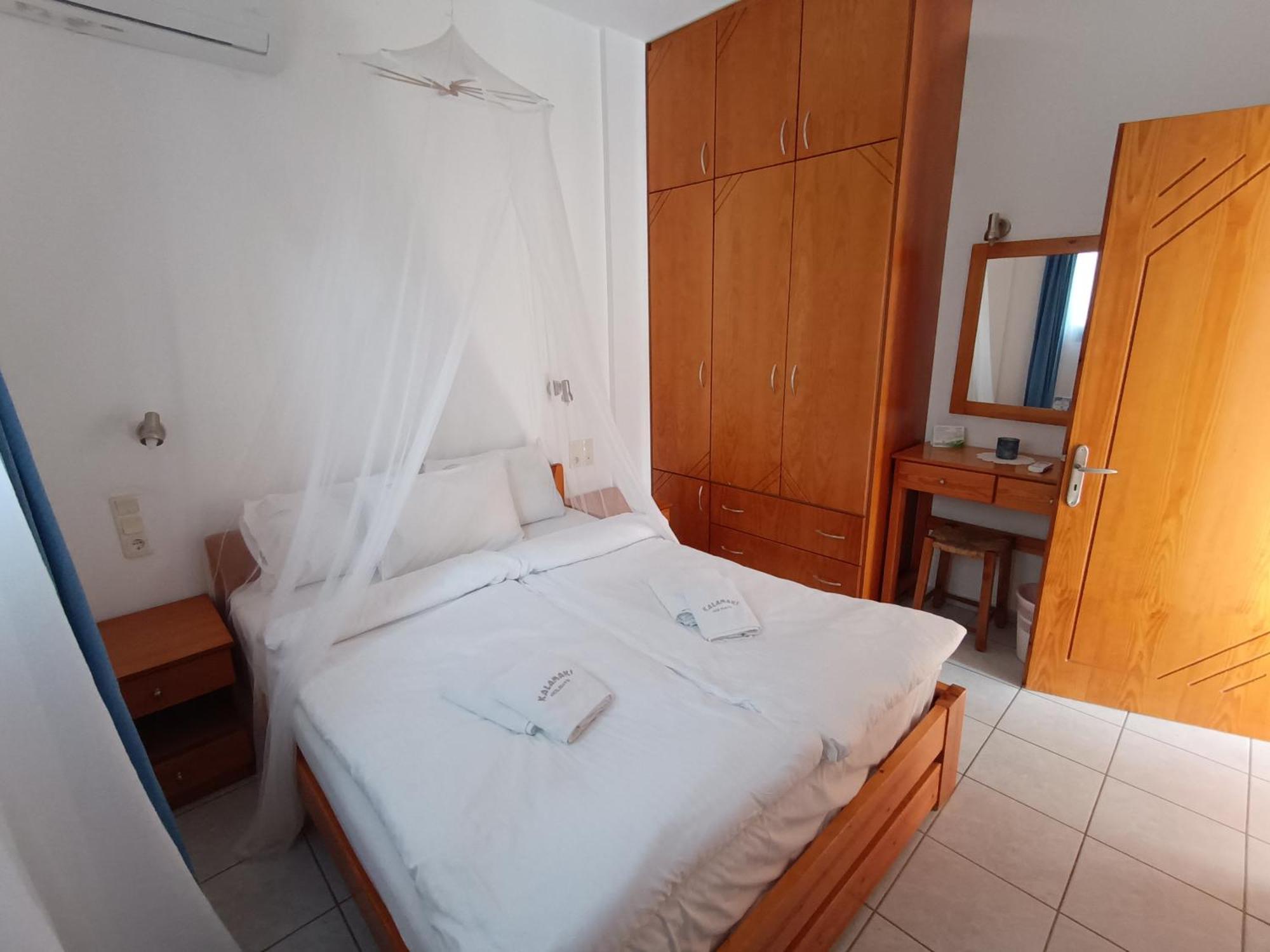 Kalamaki Holidays - Finikas Studios & Apartments エクステリア 写真
